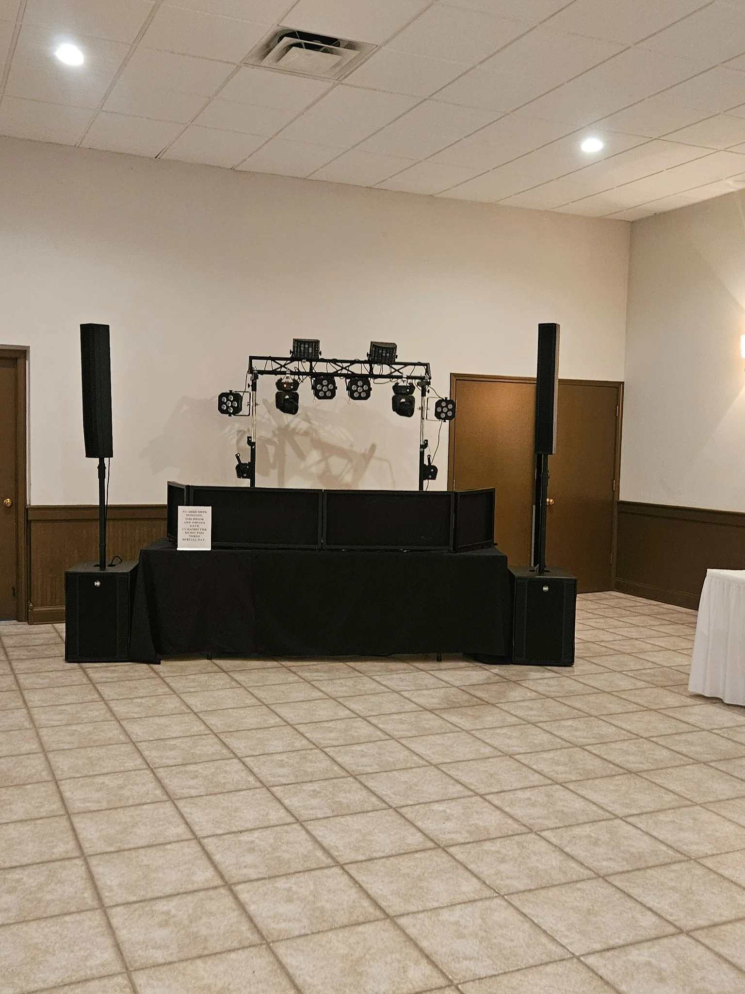 DJ lighting setup before uplighting